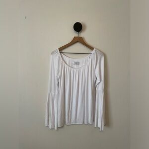 Bailey 44 White Long Bell Sleeve Soft Top Medium